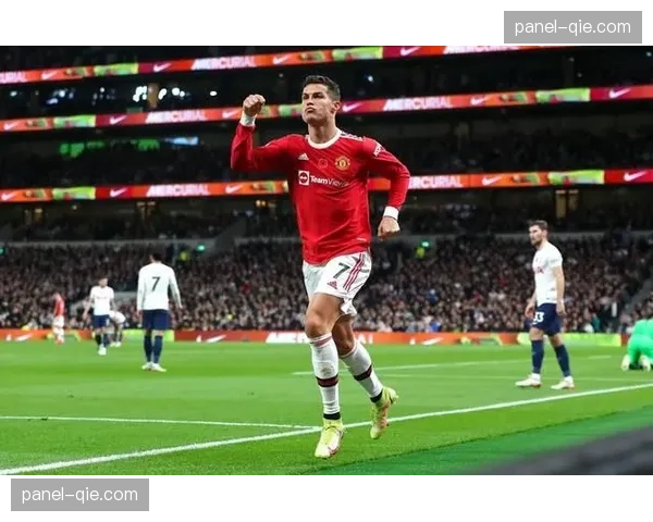 “分析：西汉姆联战术完败，客场0-2不敌布莱顿暴露中场控制力不足”